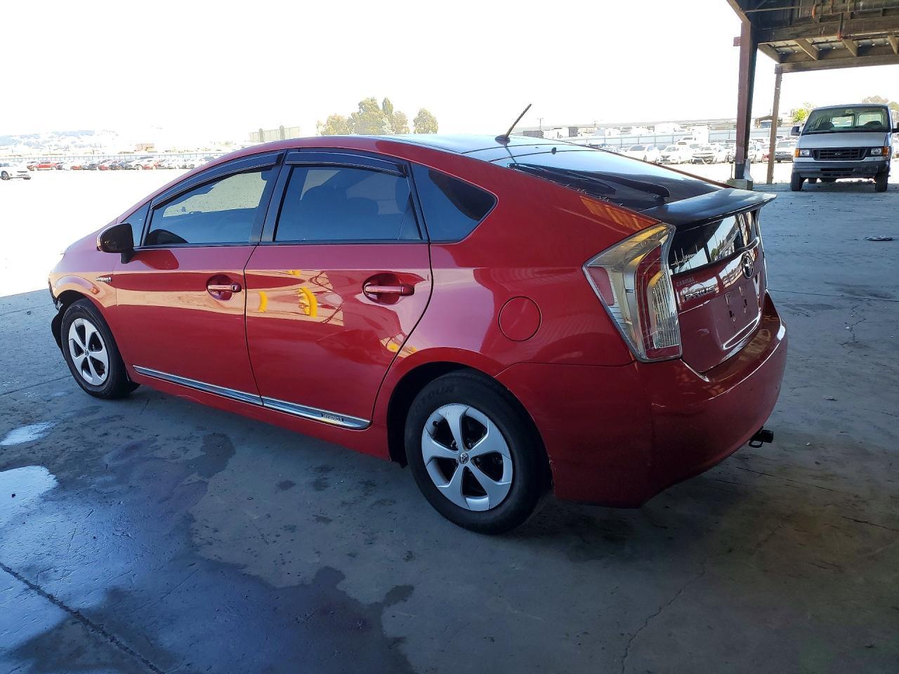 2012 Toyota Prius Two - Фото 2