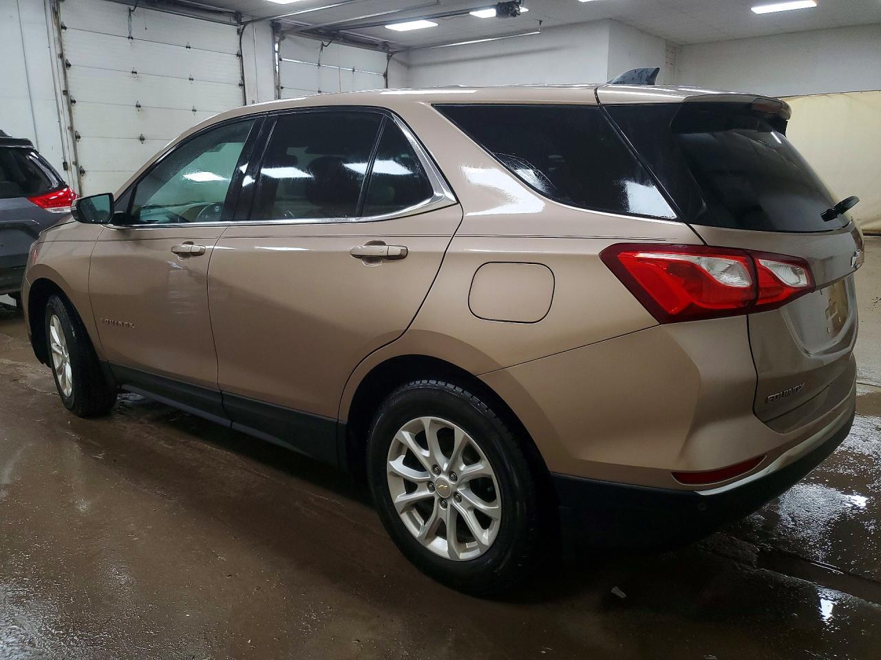 2018 Chevrolet Equinox Lt - Image 2