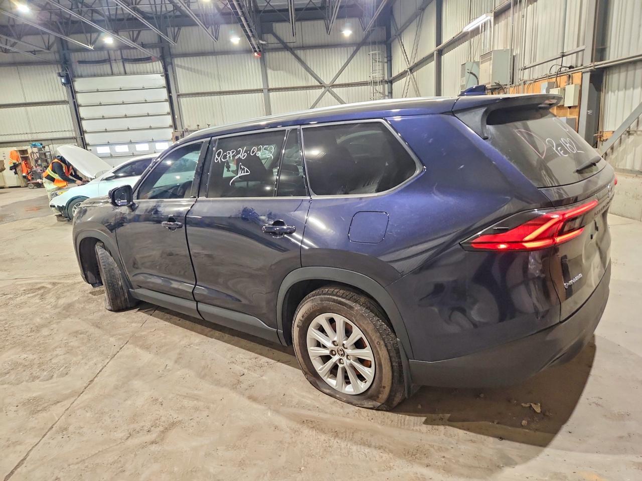 2024 Toyota Grand Highlander Xle - Image 2