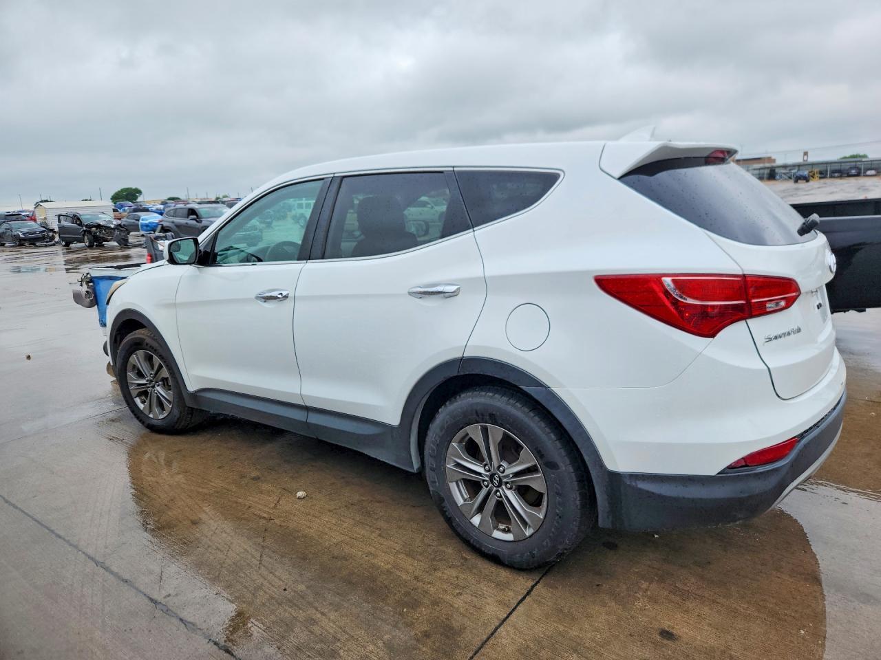 2016 Hyundai Santa Fe Sport 2.4L - Image 2