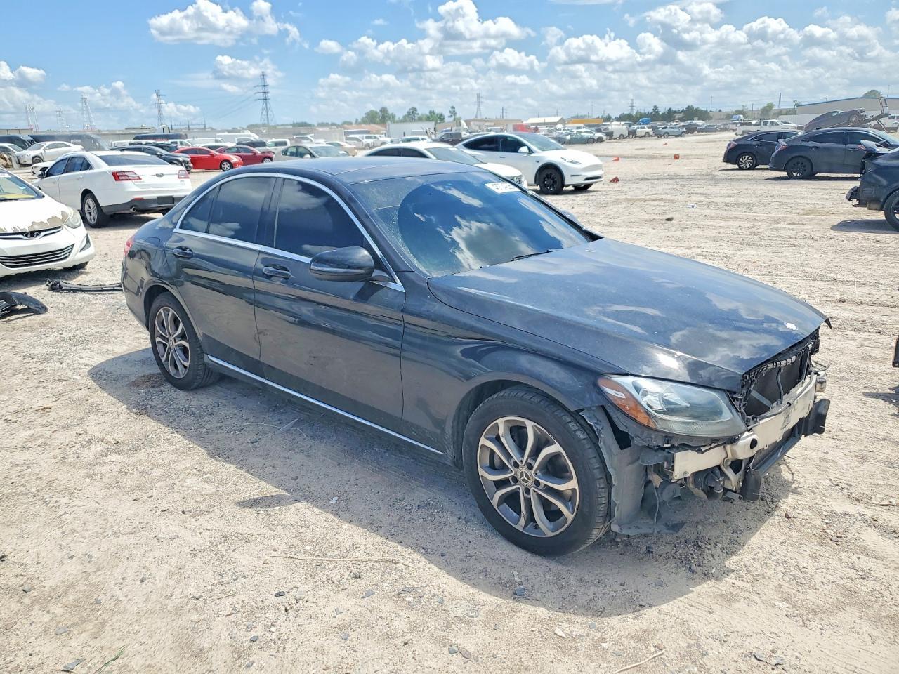 2017 Mercedes-Benz C 300 4Matic - Image 4