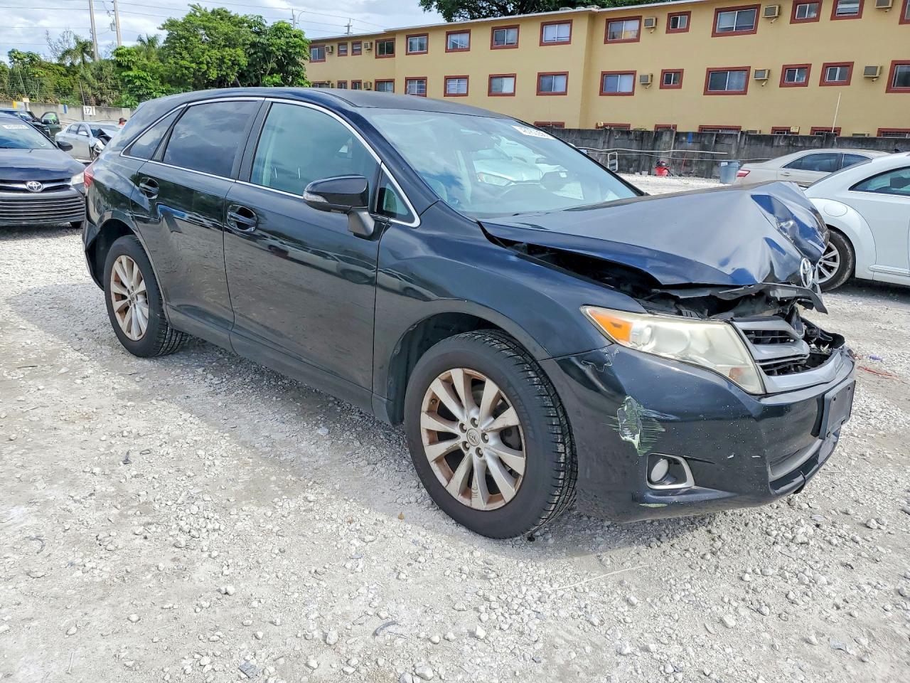 2013 Toyota Venza Le - Image 4