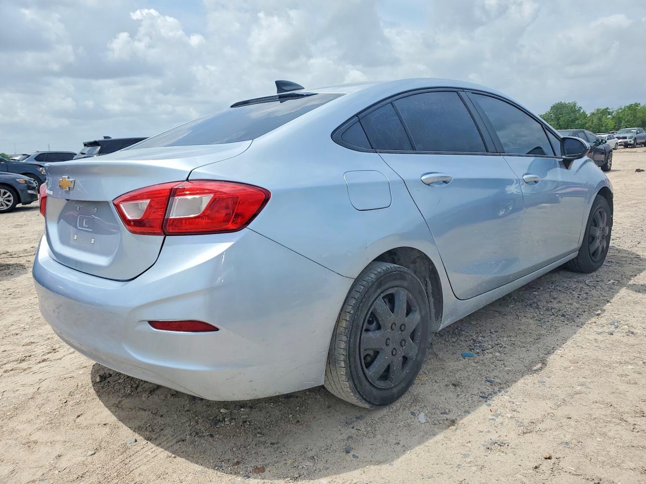2018 Chevrolet Cruze Ls - Image 3