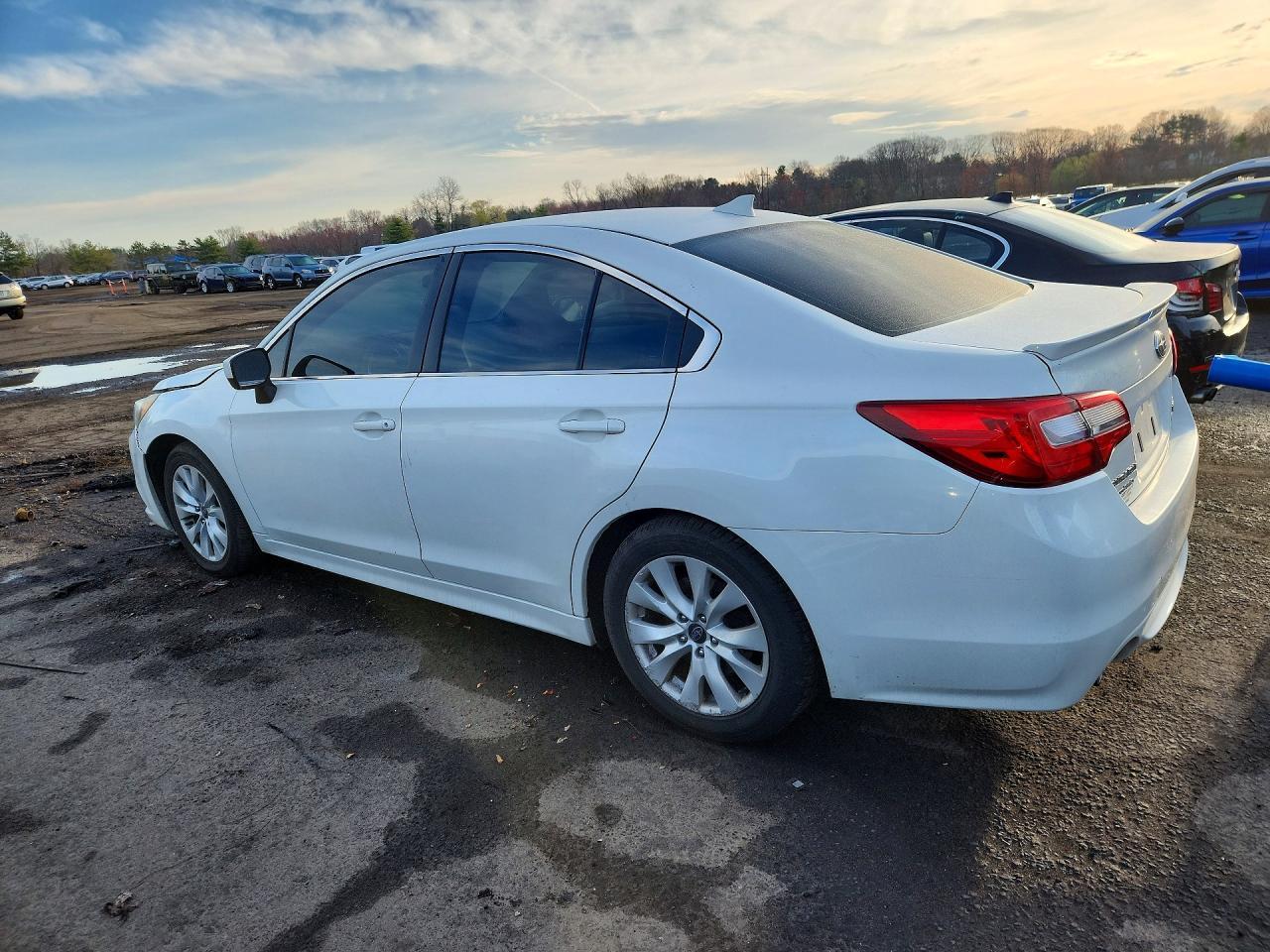 2017 Subaru Legacy 2.5I Premium - Фото 2