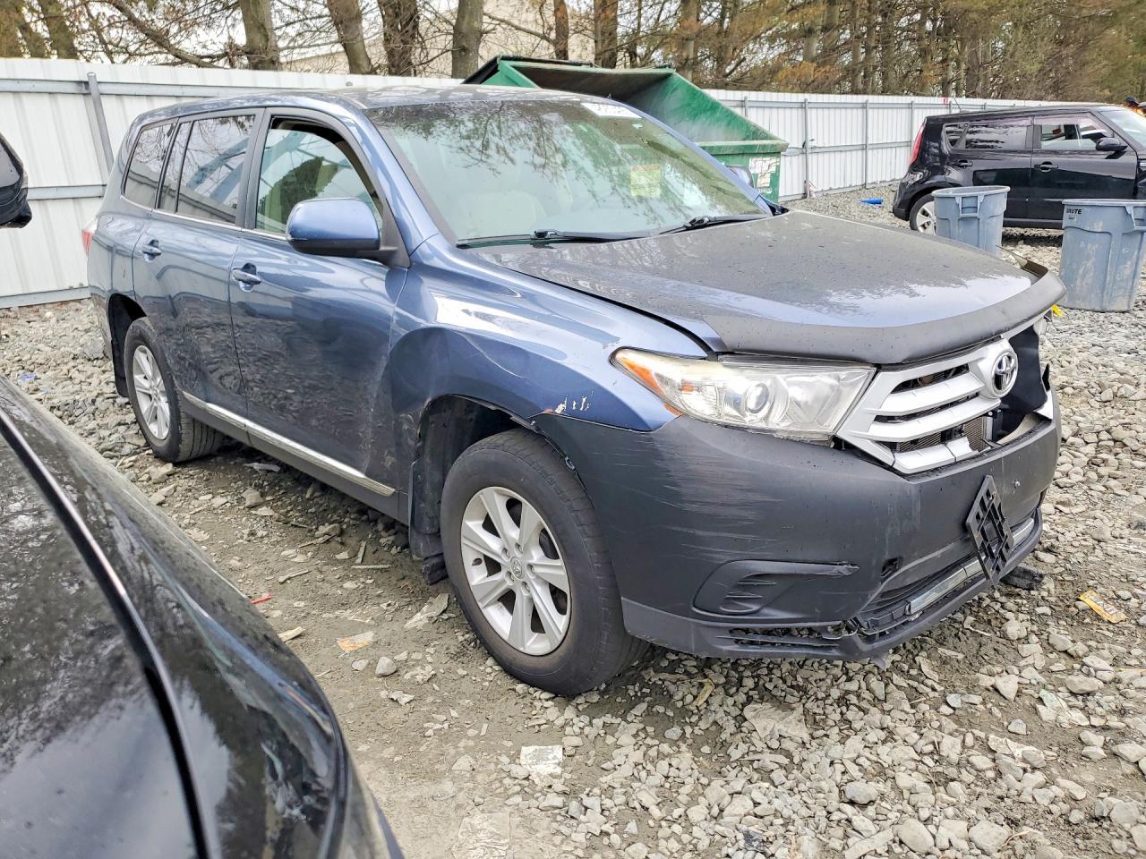 2013 Toyota Highlander Base - Image 4