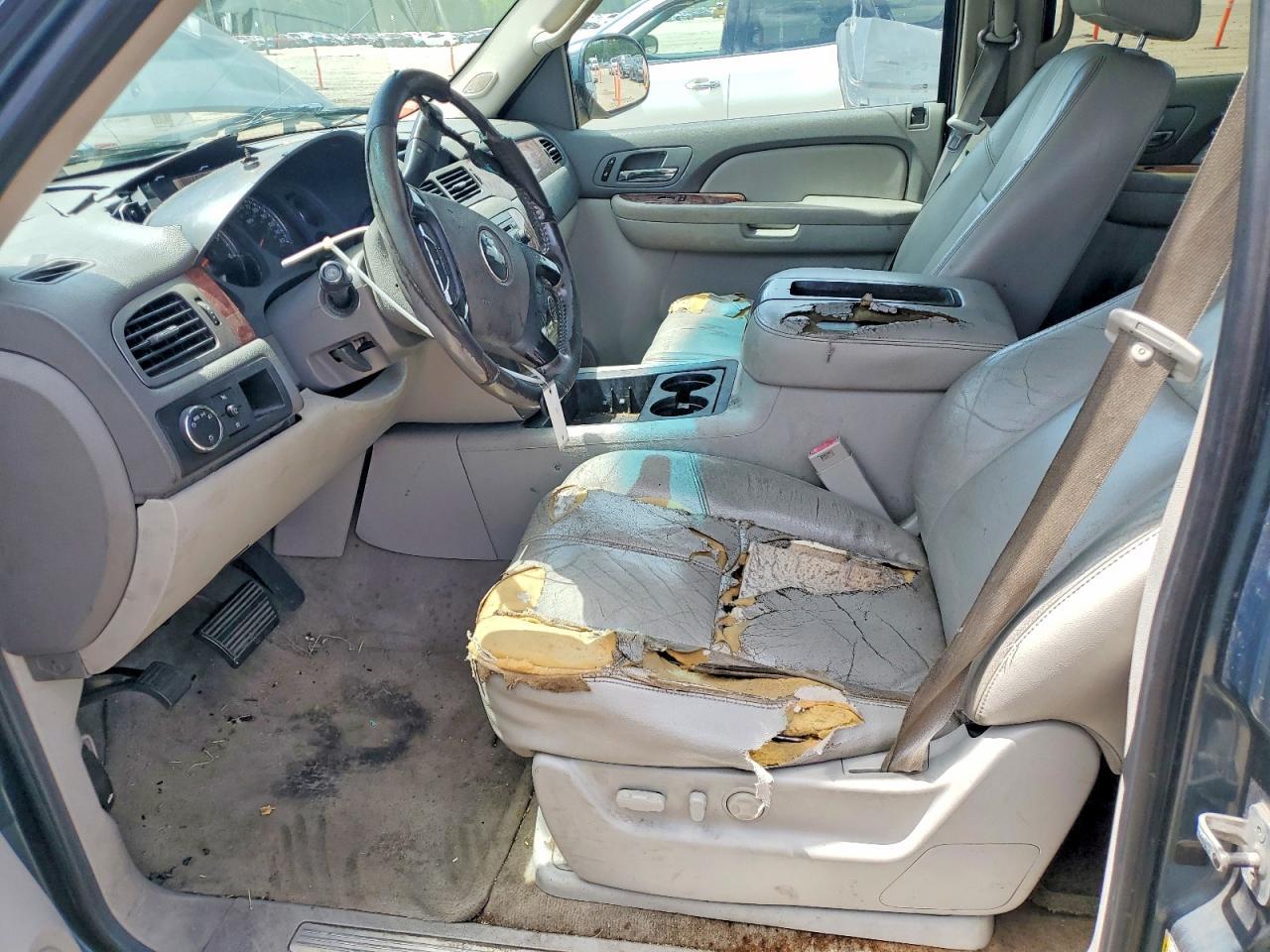 2008 Chevrolet Tahoe C1500 - Image 7