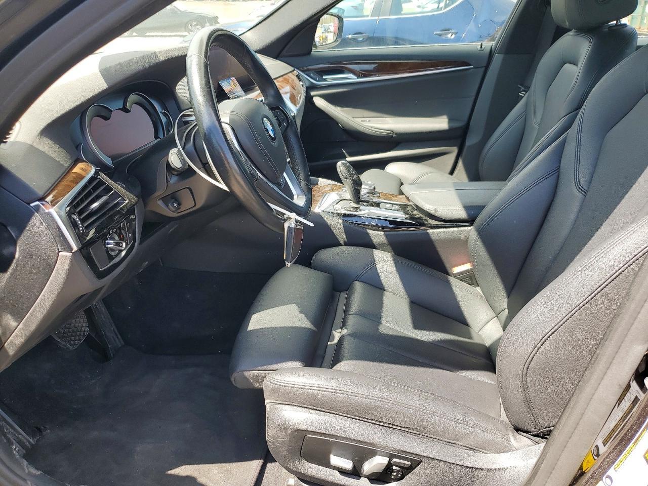 2019 BMW 530 Xi - Image 7
