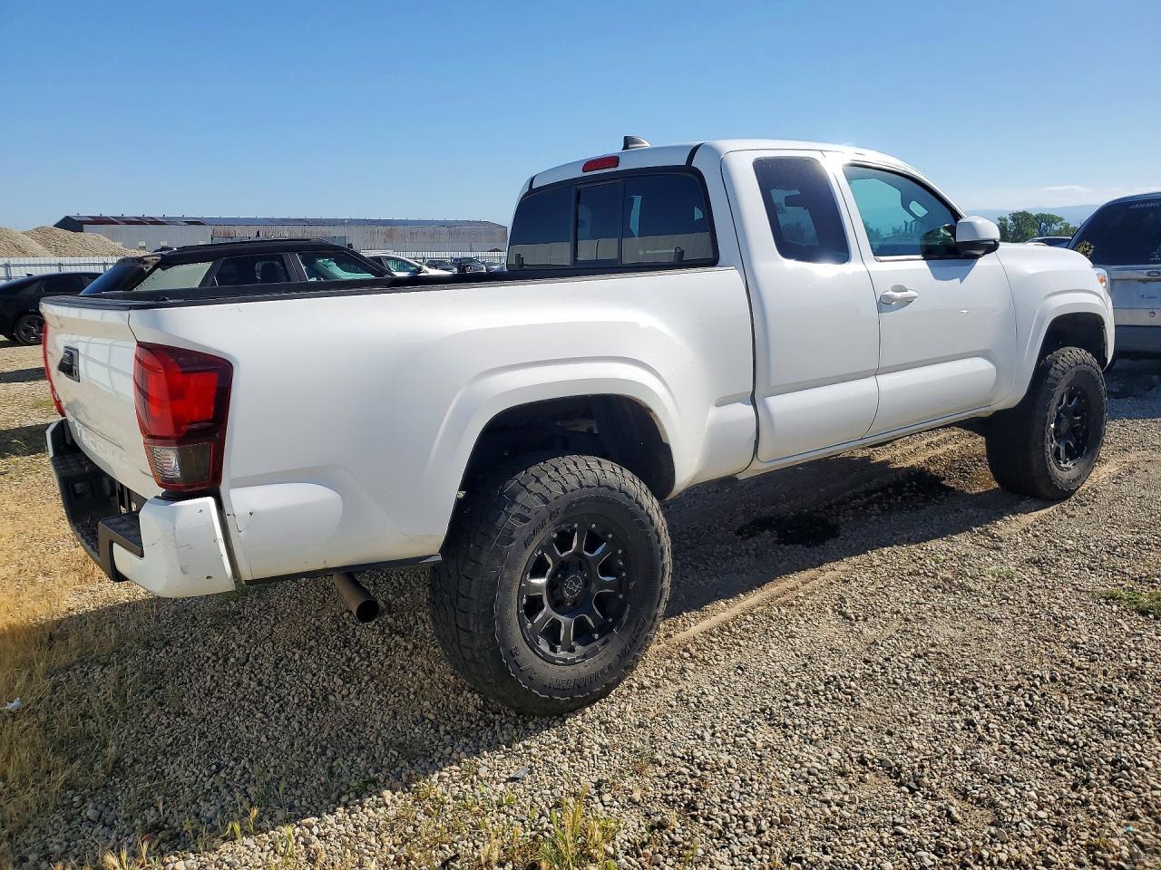 2023 Toyota Tacoma Sr - Фото 3