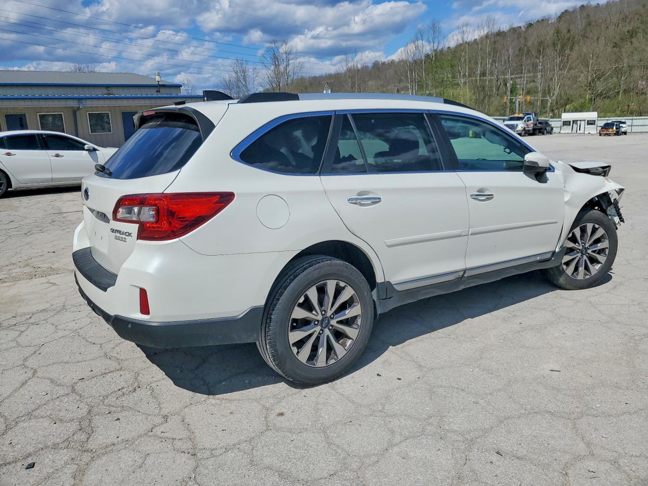 2017 Subaru Outback Touring - Фото 3