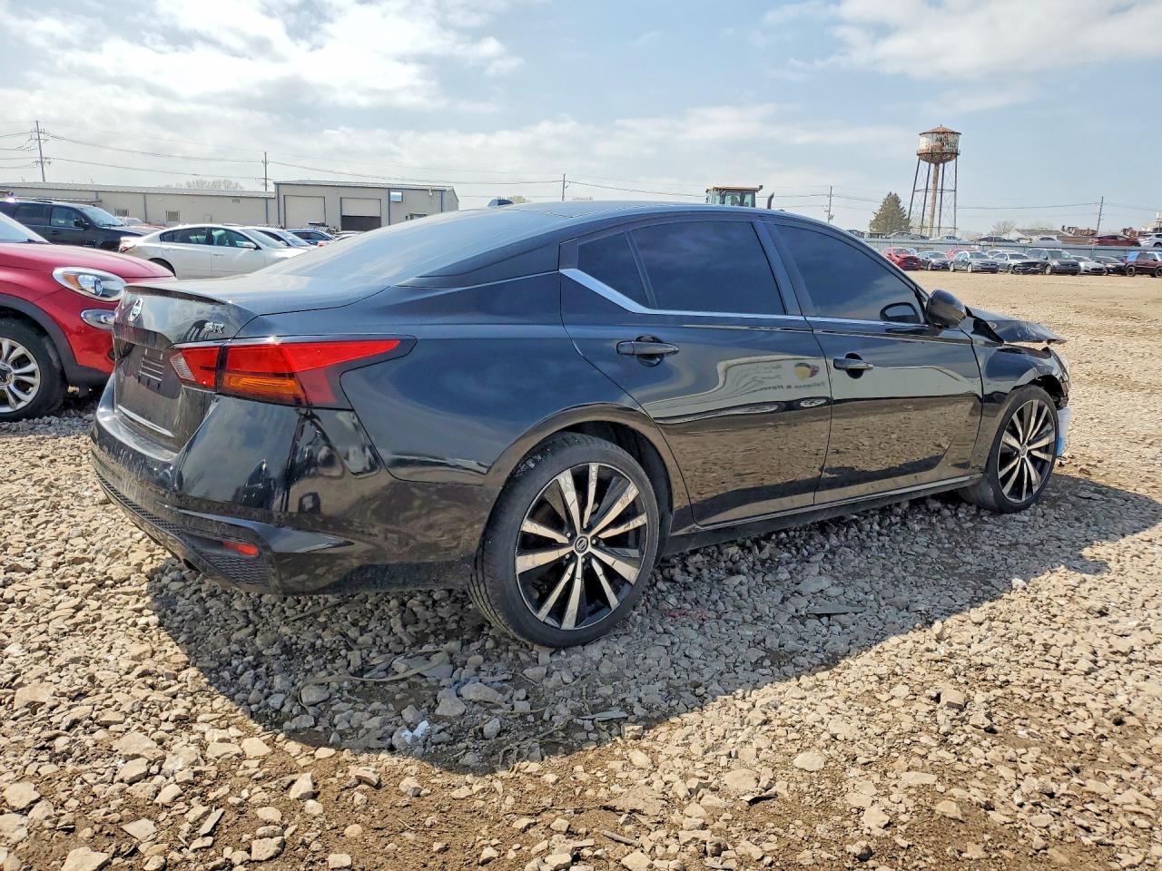 2022 Nissan Altima 2.5 Sr - Image 3