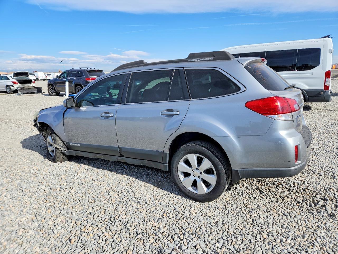 2011 Subaru Outback 2.5I Limited - Фото 2