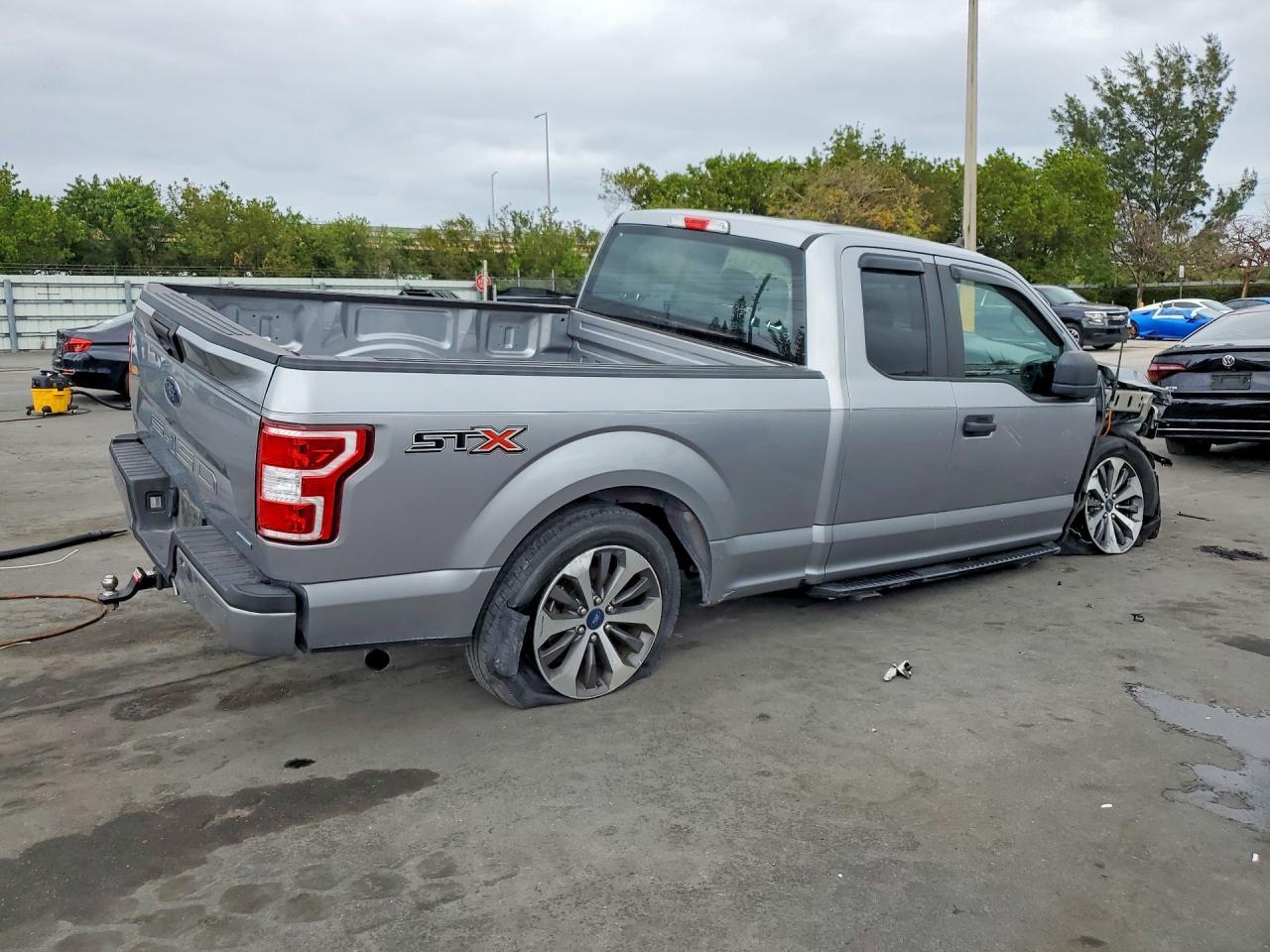 2020 Ford F150 Super Cab - Фото 3