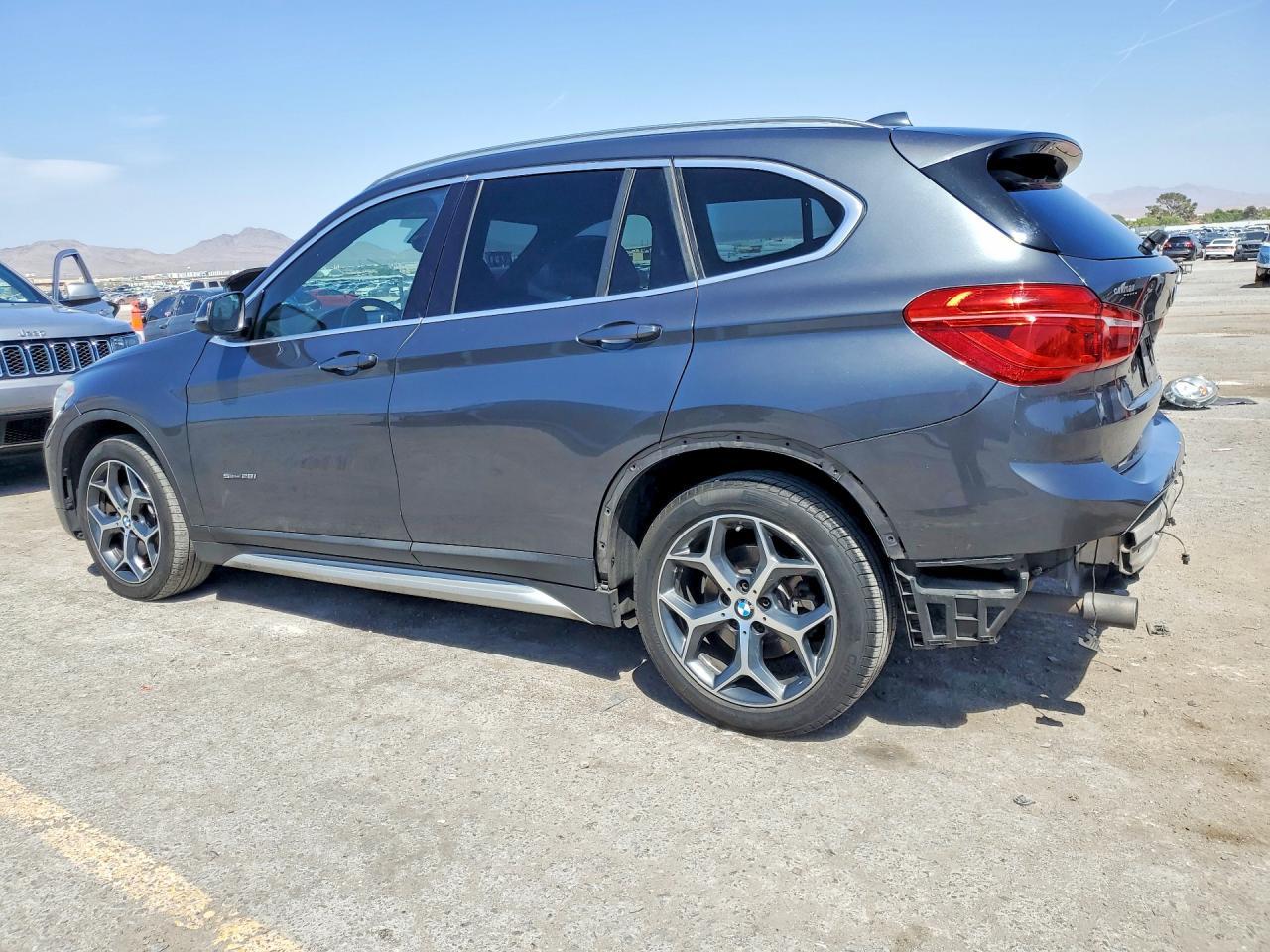 2017 BMW X1 Sdrive28I - Фото 2