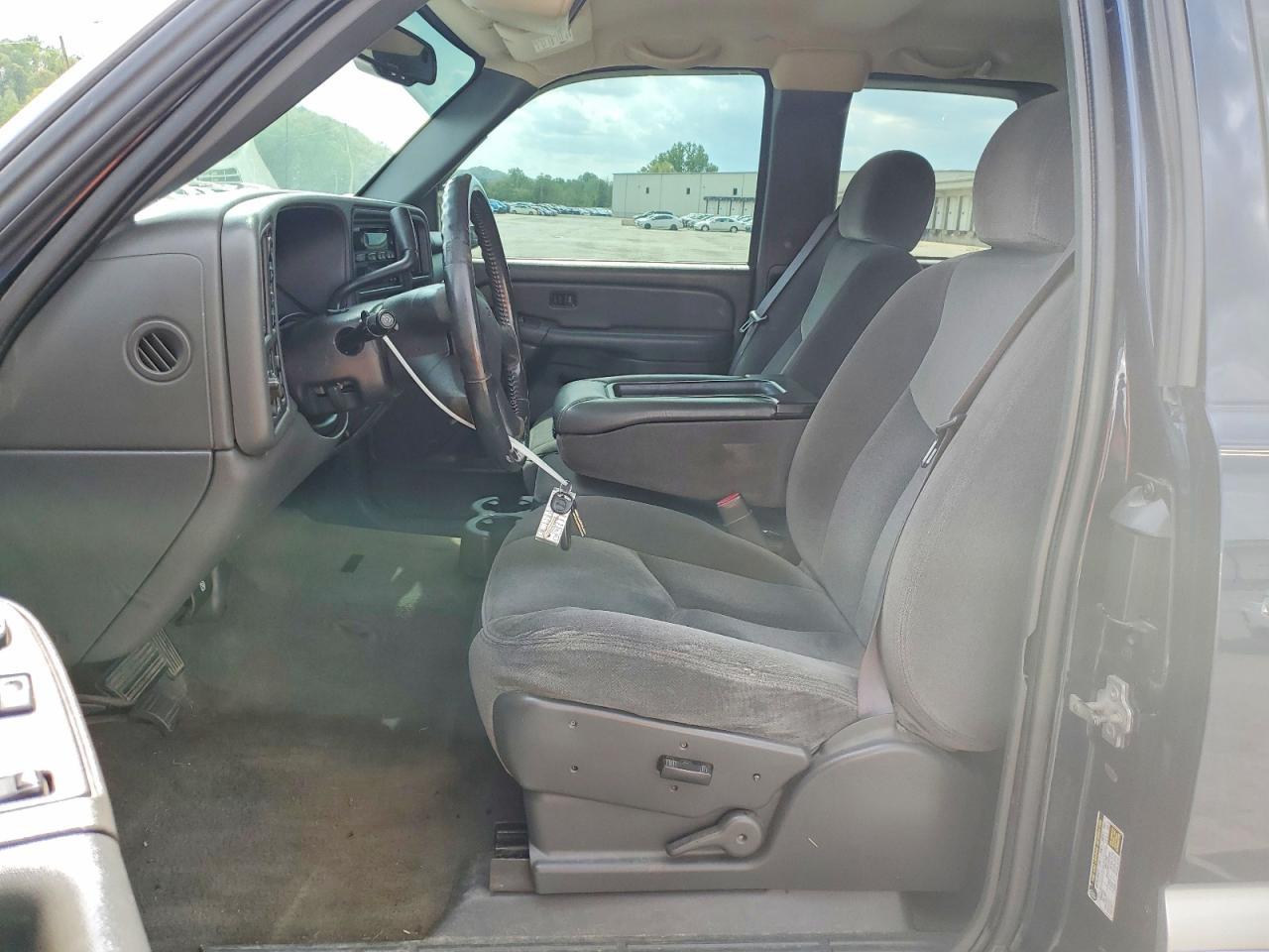 2005 GMC New Sierra K1500 - Image 7