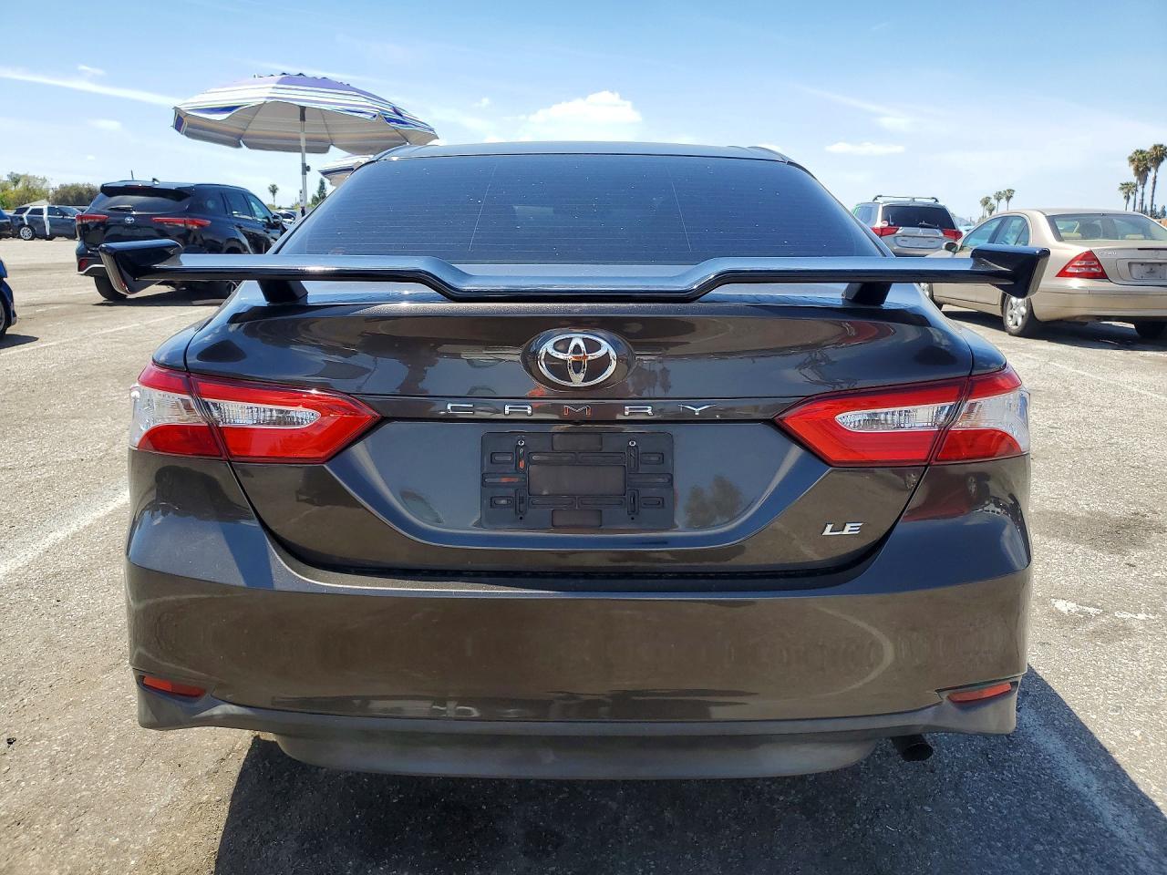 2018 Toyota Camry Le - Фото 6