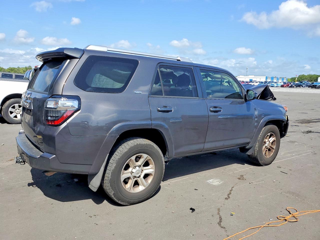 2017 Toyota 4Runner Sr5 - Фото 3