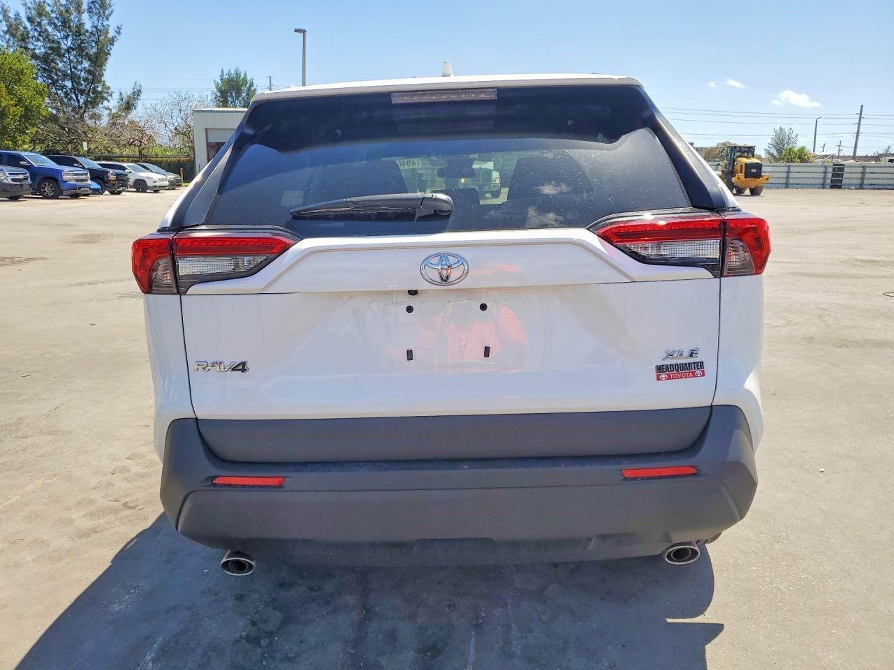 2025 Toyota Rav4 Xle - Image 6