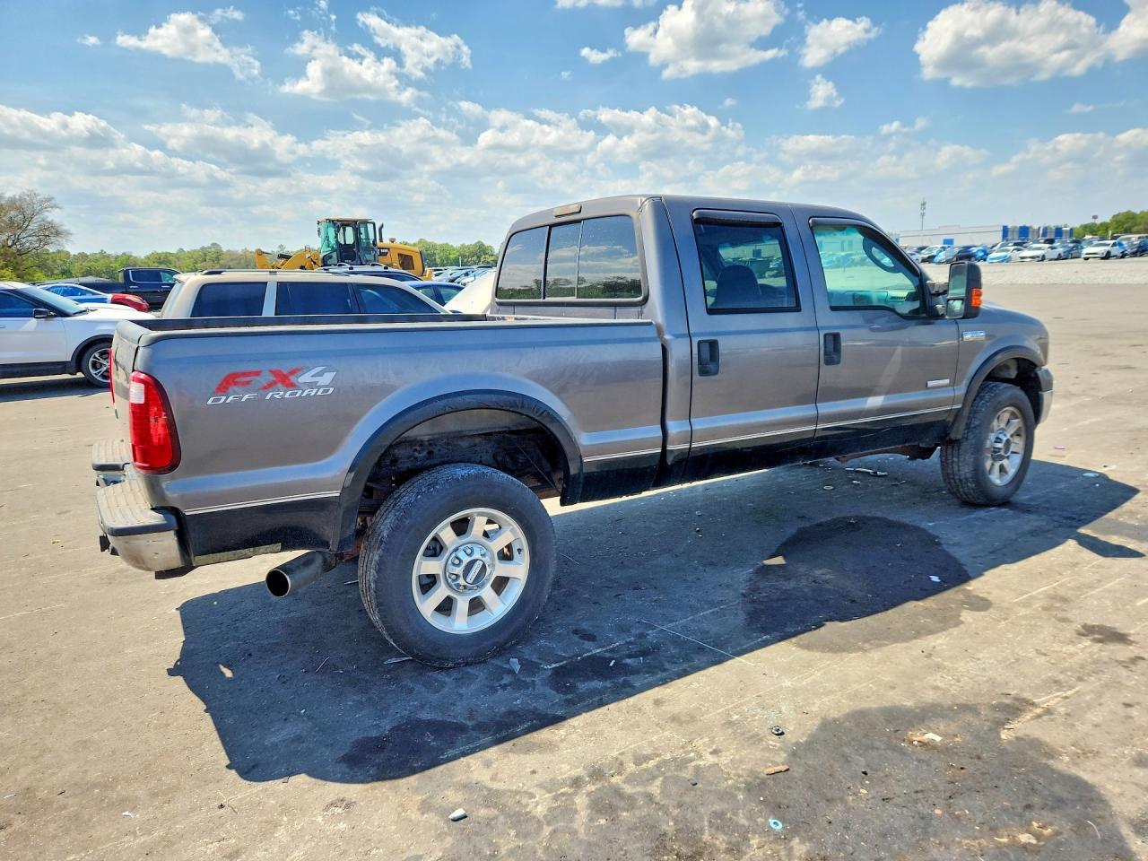 2006 Ford F-350 Supe - Image 3