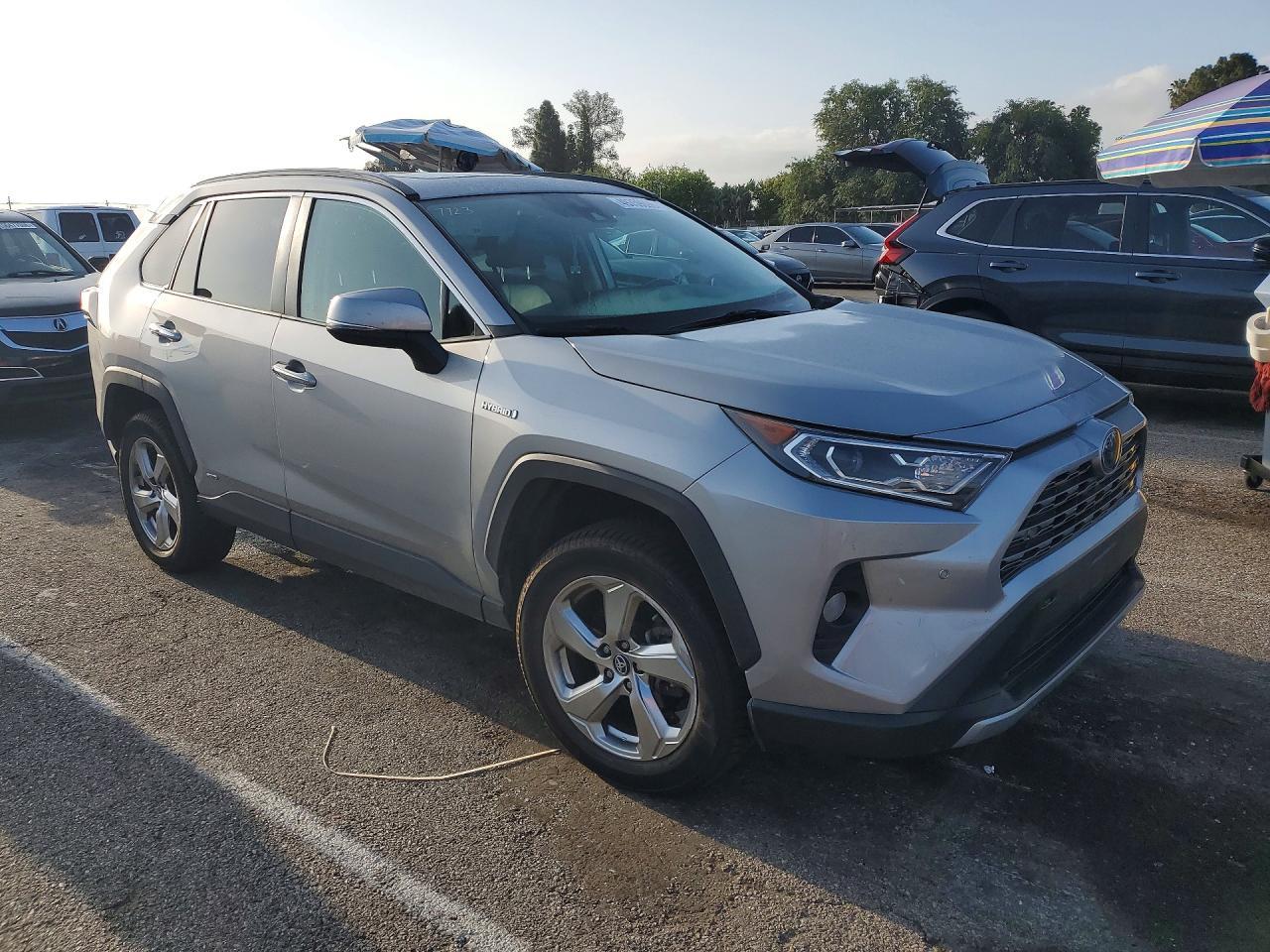 2020 Toyota Rav4 Limited - Фото 4