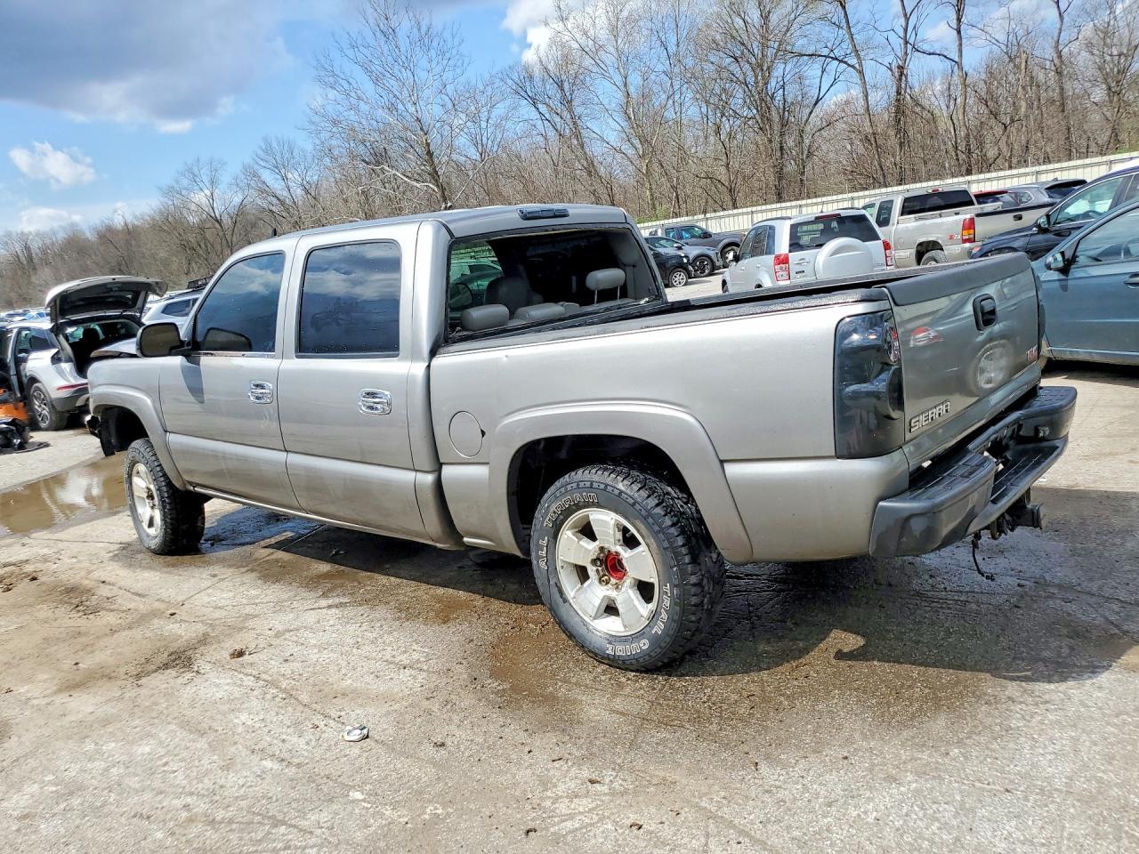 2006 GMC New Sierra K1500 - Image 2