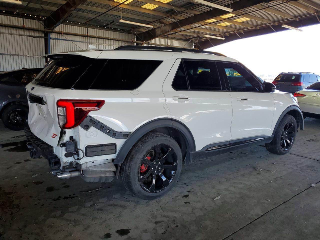 2022 Ford Explorer St - Image 3