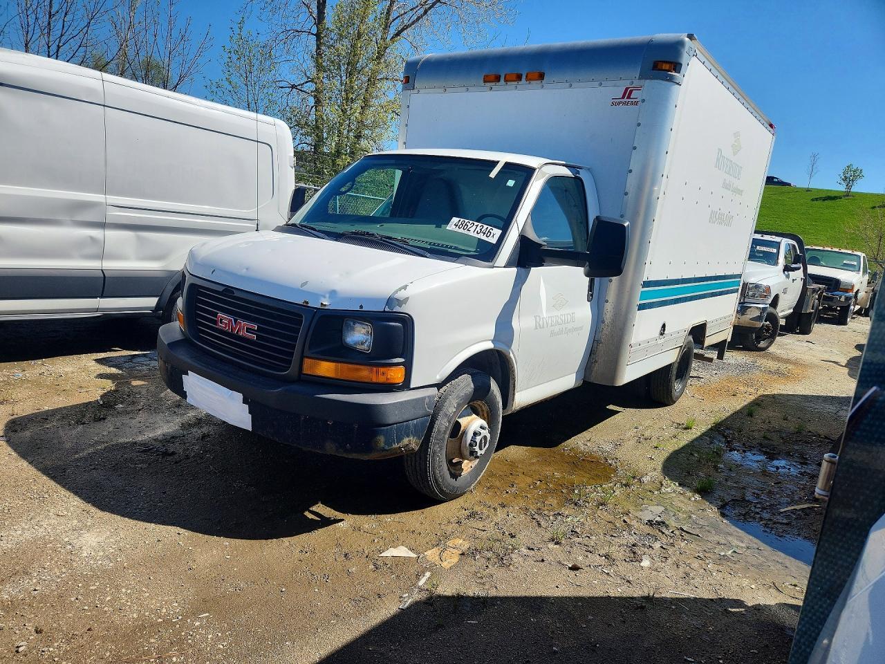 2011 GMC Savana Box Truck