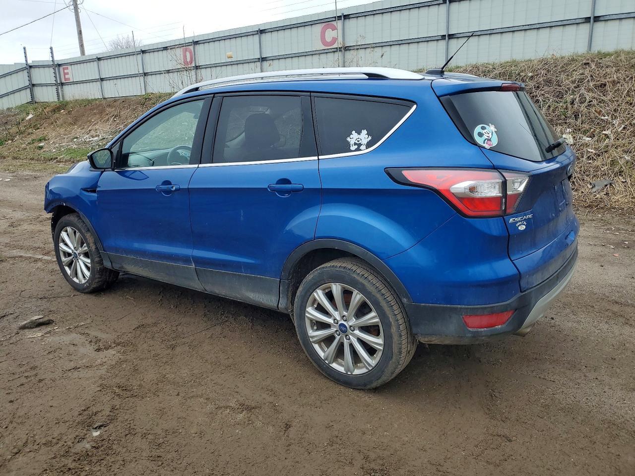 2017 Ford Escape Titanium - Фото 2