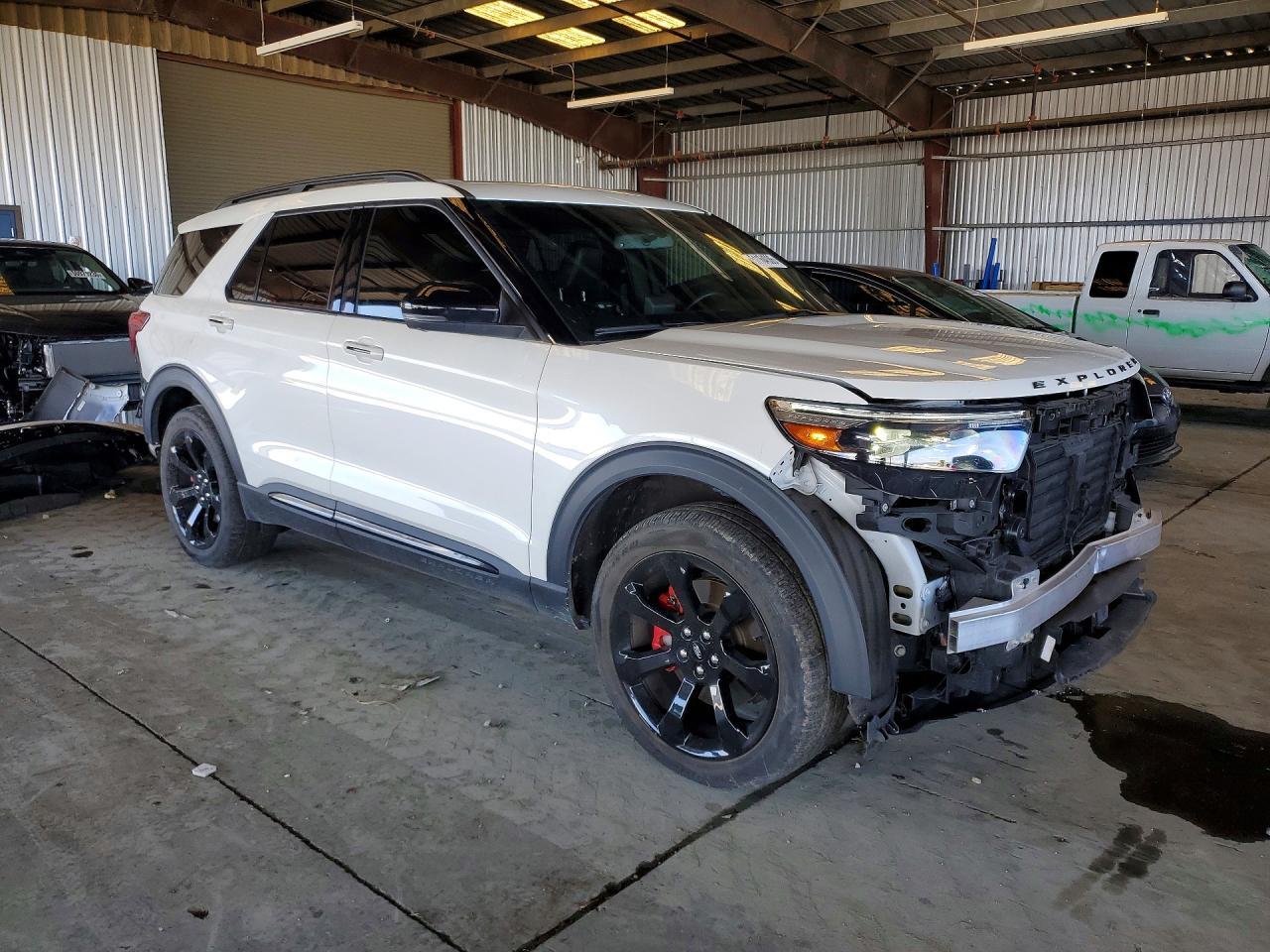 2022 Ford Explorer St - Image 4