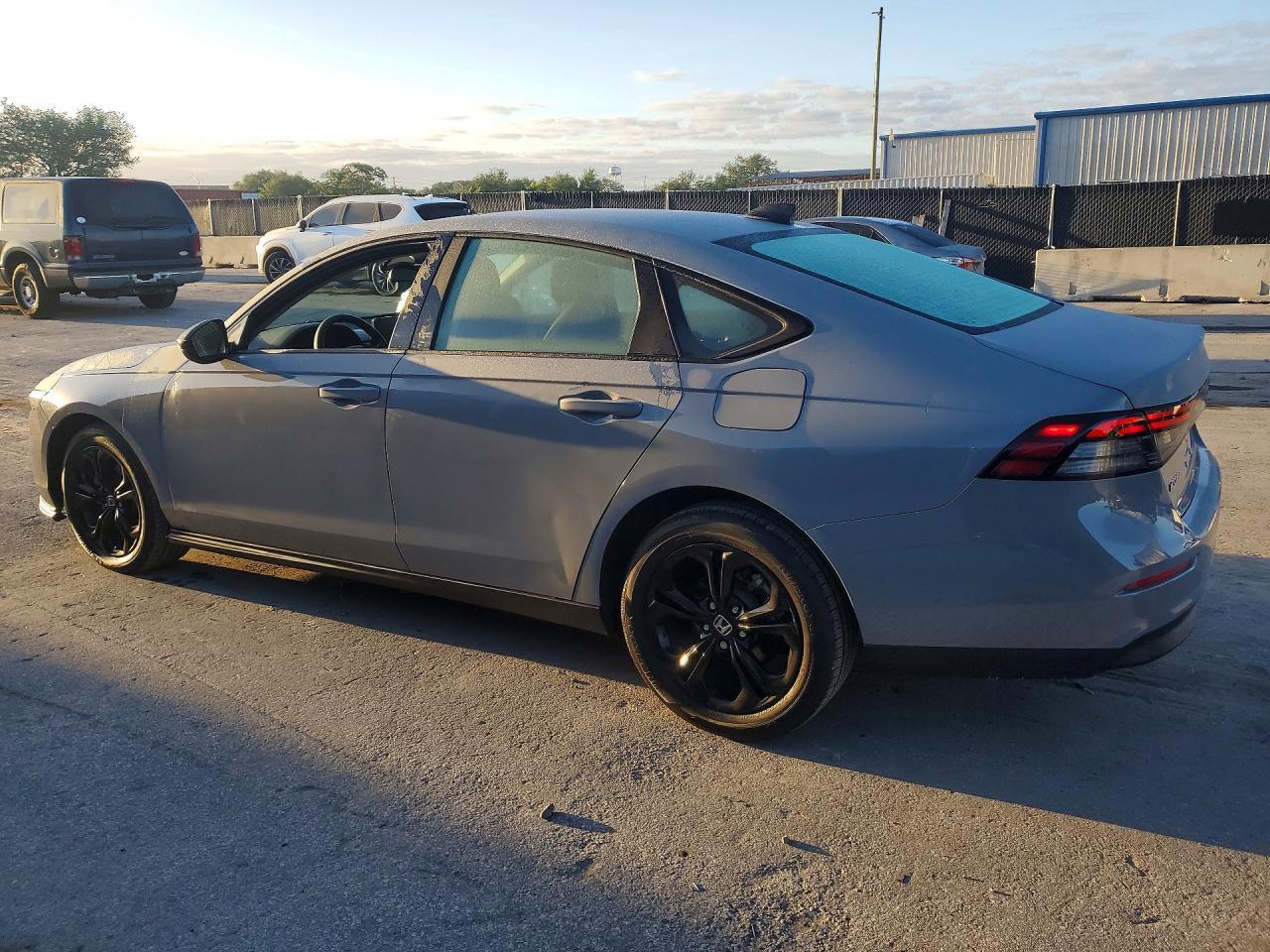 2025 Honda Accord Se - Image 2