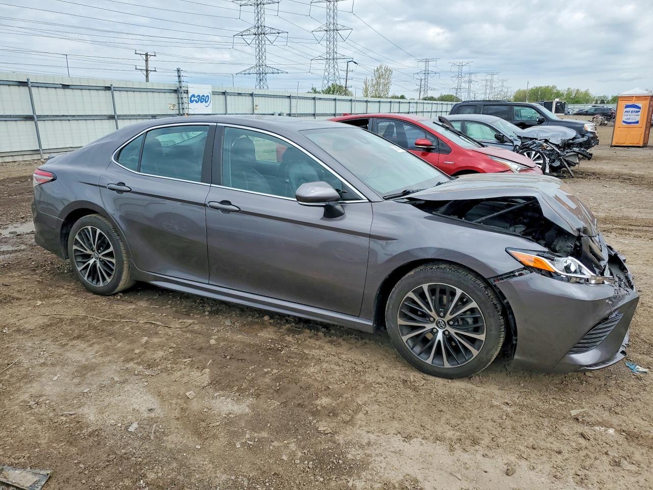 2019 Toyota Camry Se - Image 4