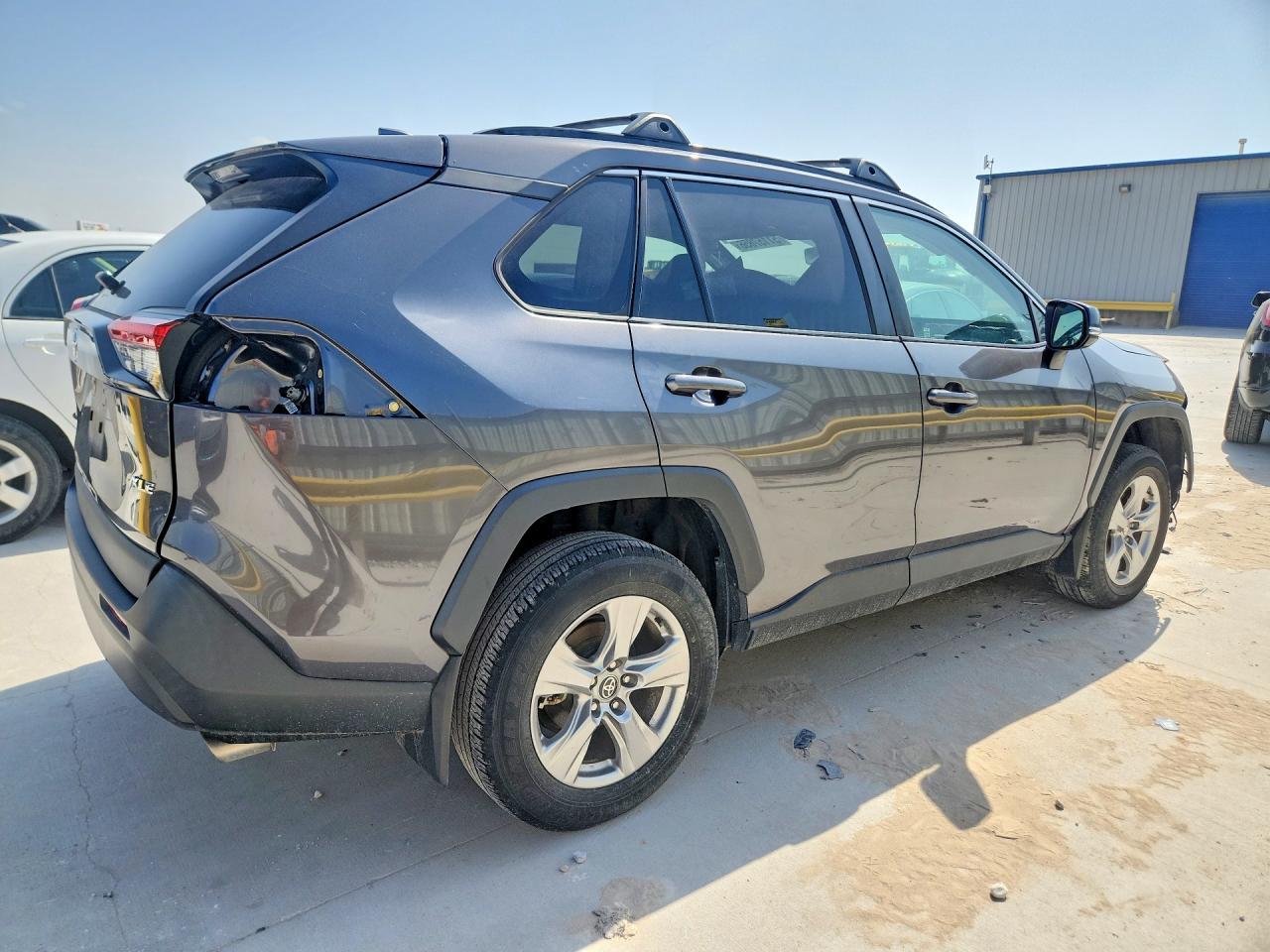 2022 Toyota Rav4 Xle - Image 3