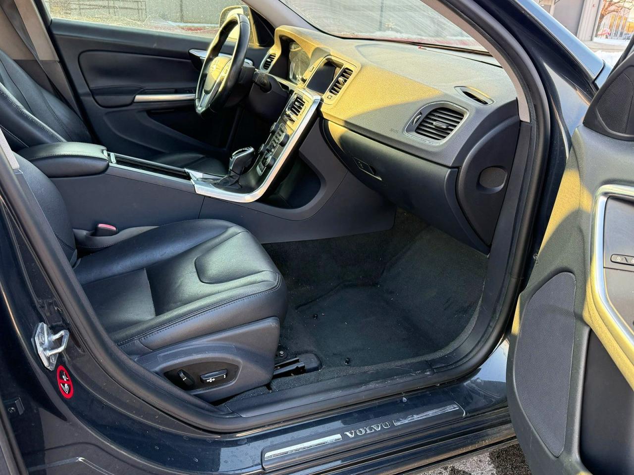 2015 Volvo S60 Premier - Image 5