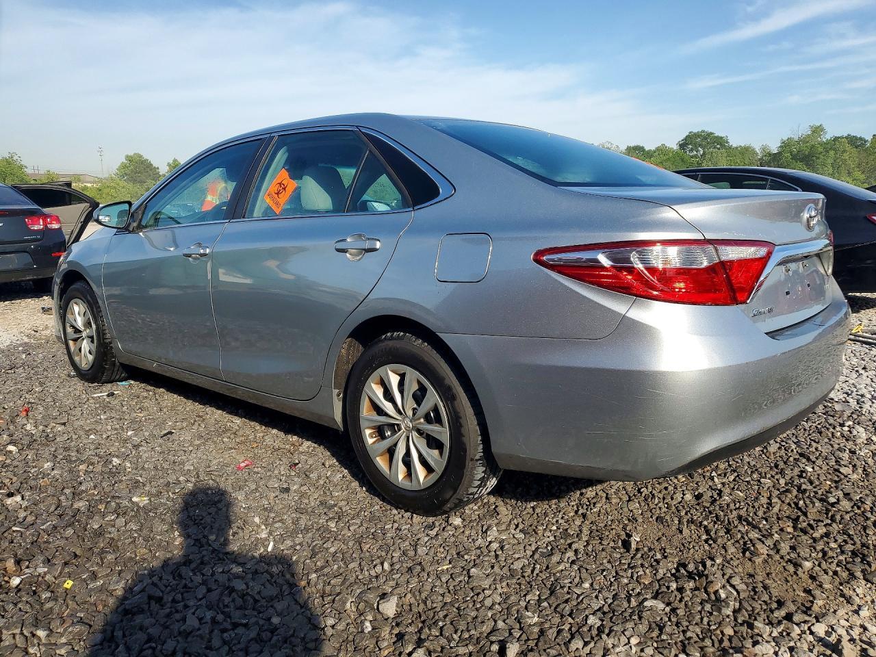 2016 Toyota Camry Le - Image 2