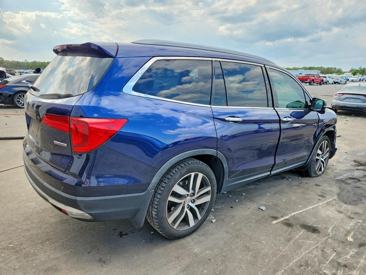 2017 Honda Pilot Touring - Фото 3