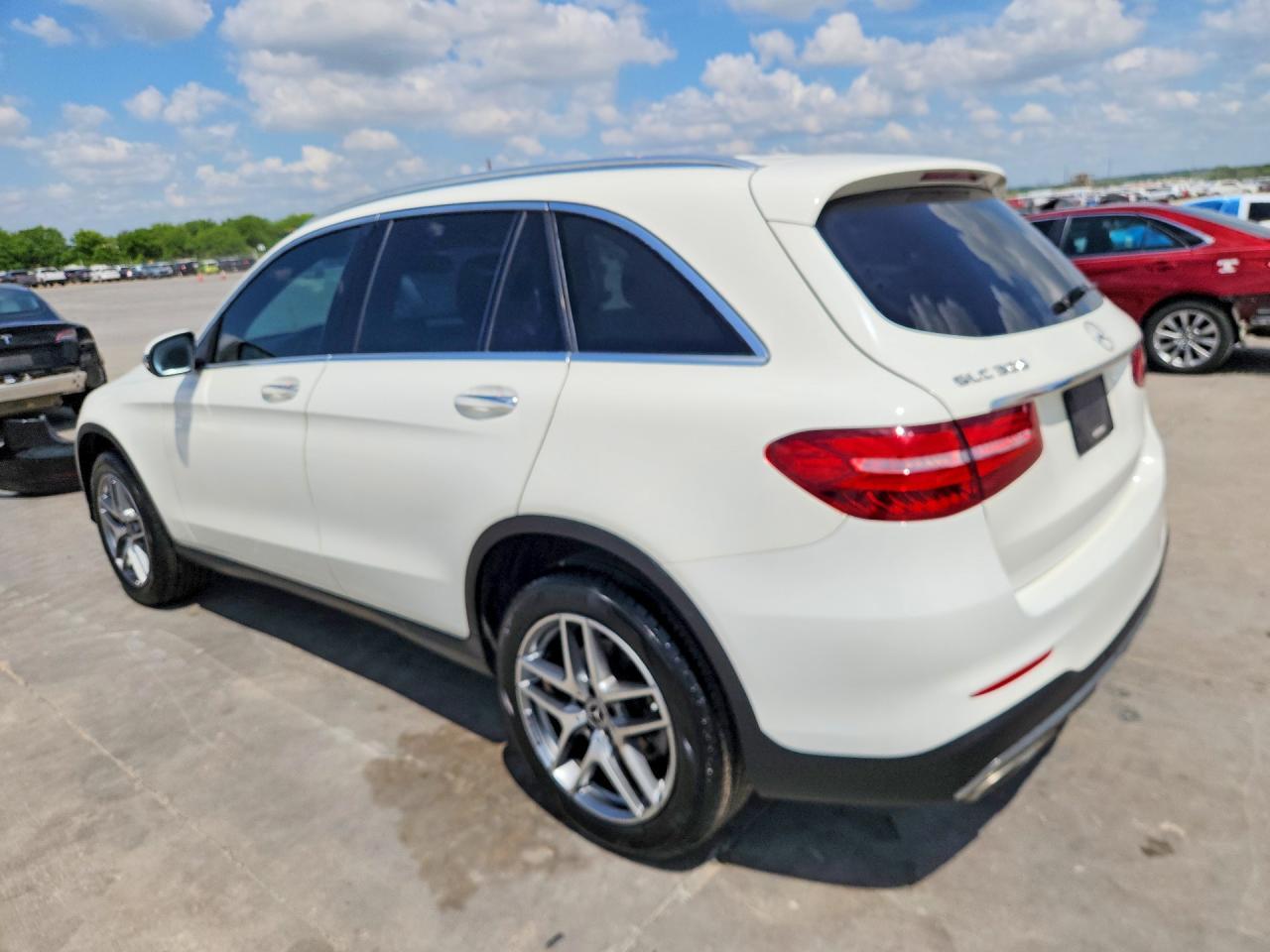 2019 Mercedes-Benz Glc - Image 2
