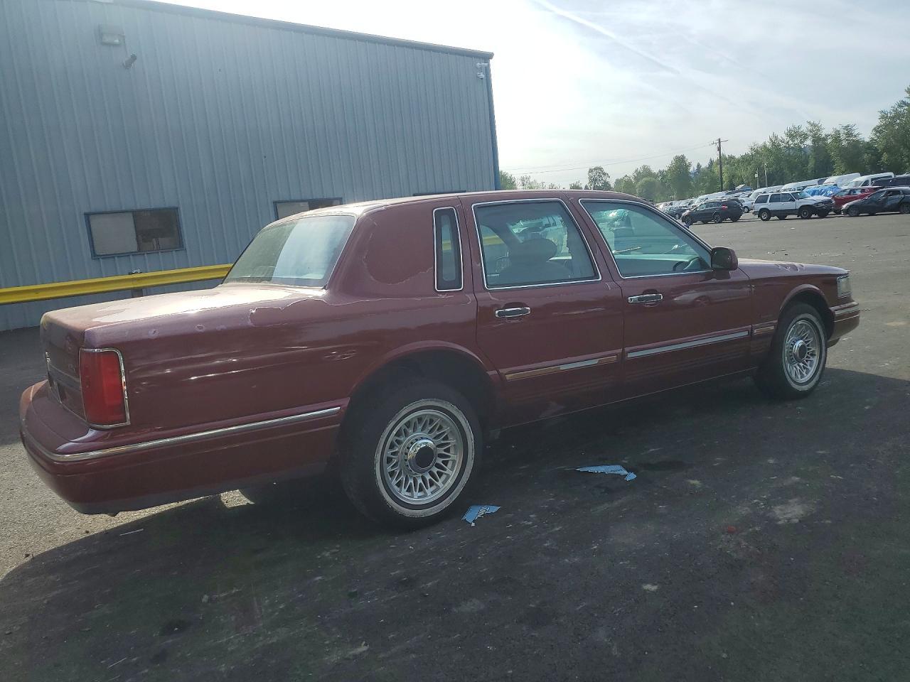 1997 Lincoln Town Car Executive - Фото 3