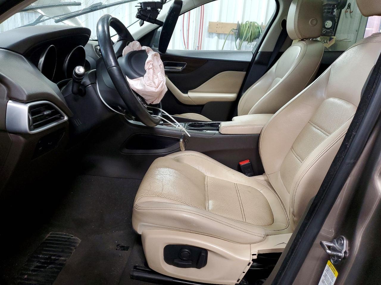 2017 Jaguar F-Pace Prestige - Image 7