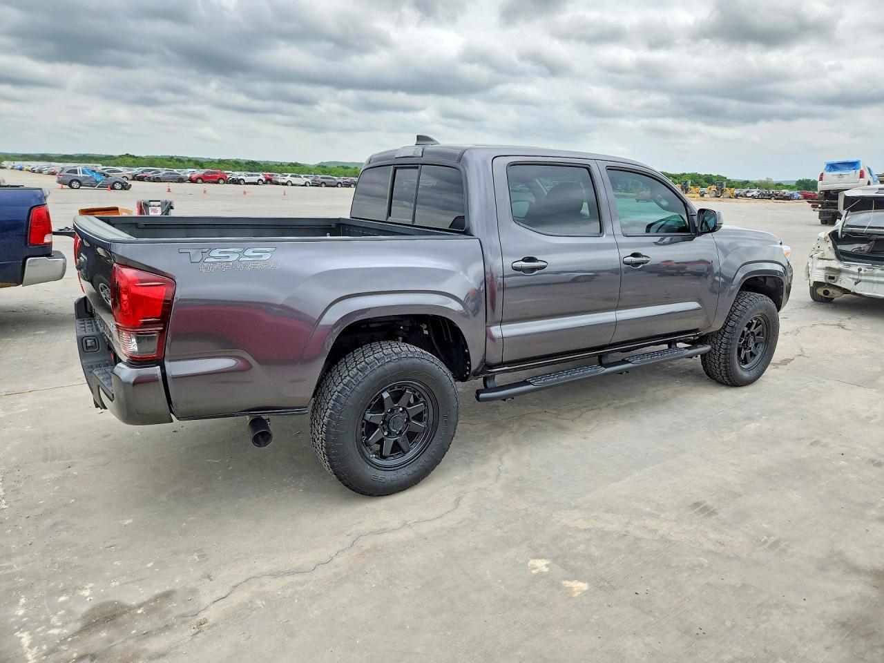 2023 Toyota Tacoma Double Cab - Фото 3