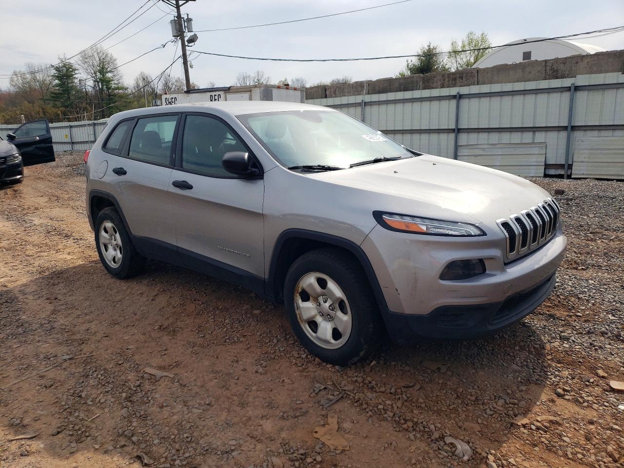 2015 Jeep Cherokee Sport - Image 4