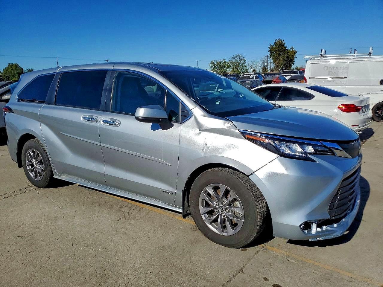 2021 Toyota Sienna Xle 8-Passenger - Фото 4