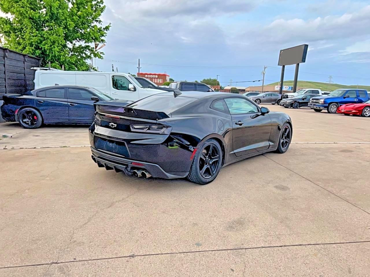 2017 Chevrolet Camaro Lt - Image 4