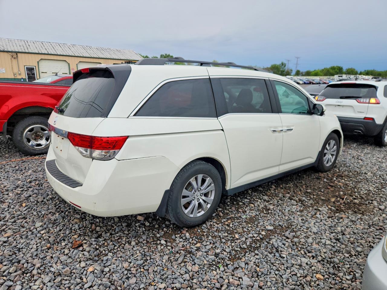 2015 Honda Odyssey - Image 3