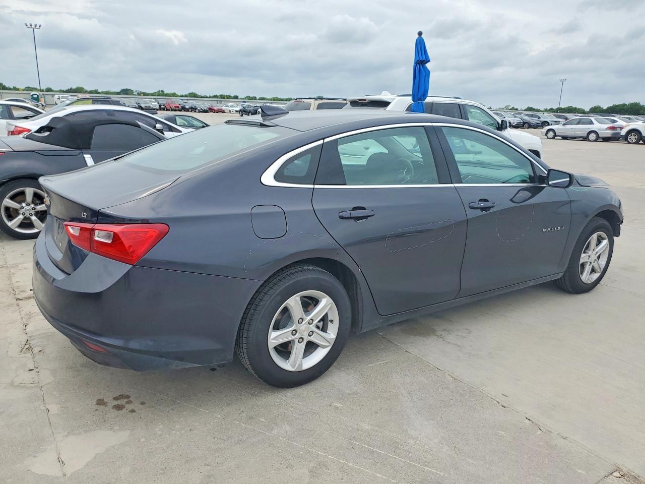 2023 Chevrolet Malibu Lt - Image 3