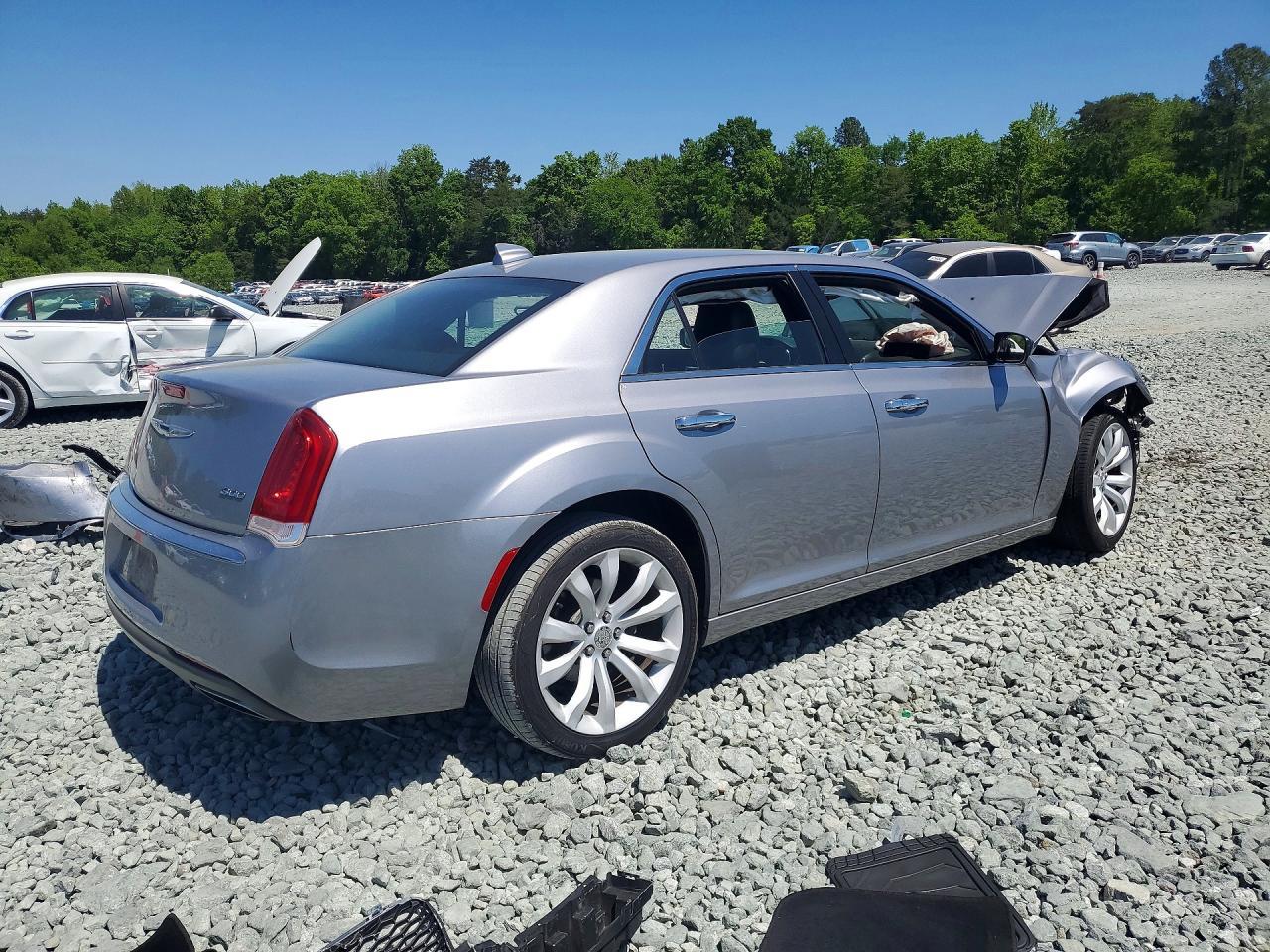 2018 Chrysler 300 Limited - Image 3
