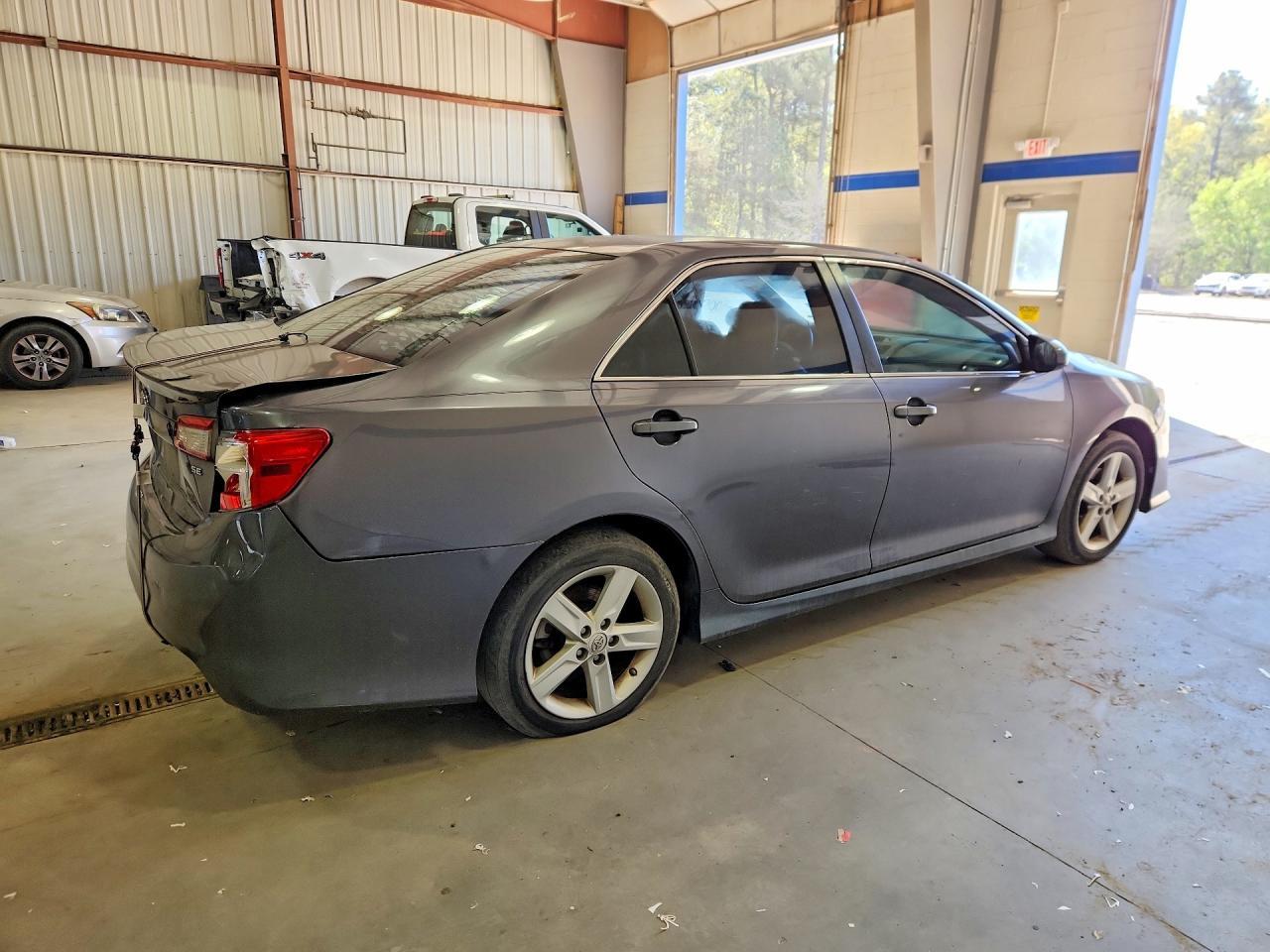 2013 Toyota Camry Se - Image 3