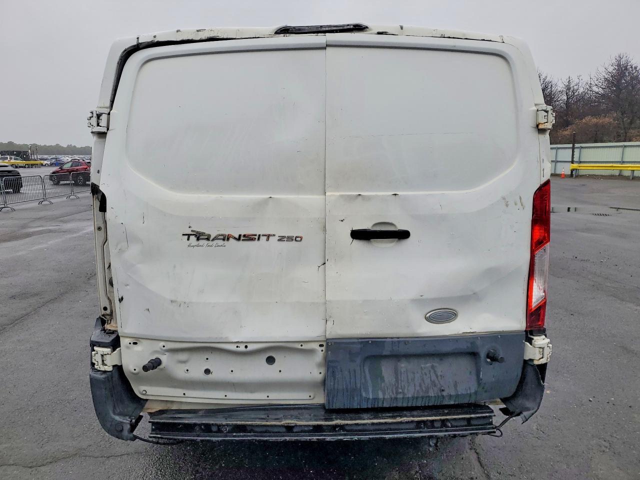 2015 Ford Transit T-250 - Фото 6
