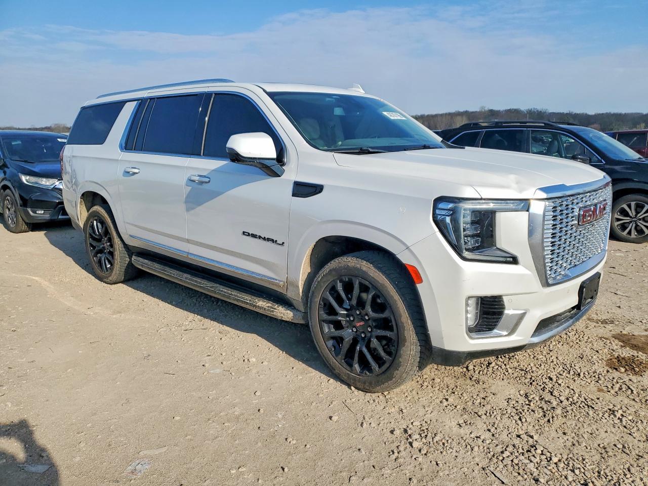 2022 GMC Yukon Xl Denali - Фото 4