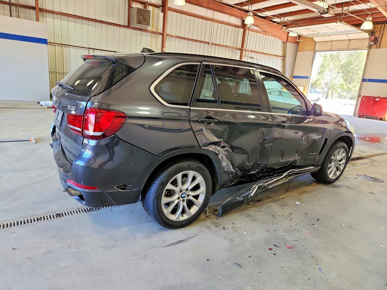 2016 BMW X5 xDrive35I - Фото 3