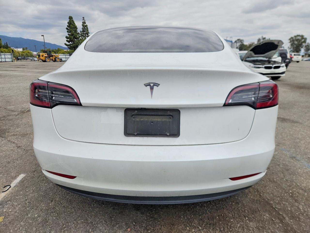 2023 Tesla Model 3 - Фото 6