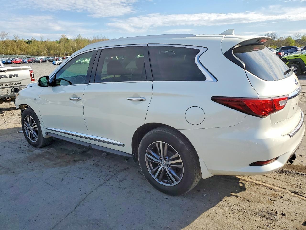 2017 Infiniti Qx60 - Image 2